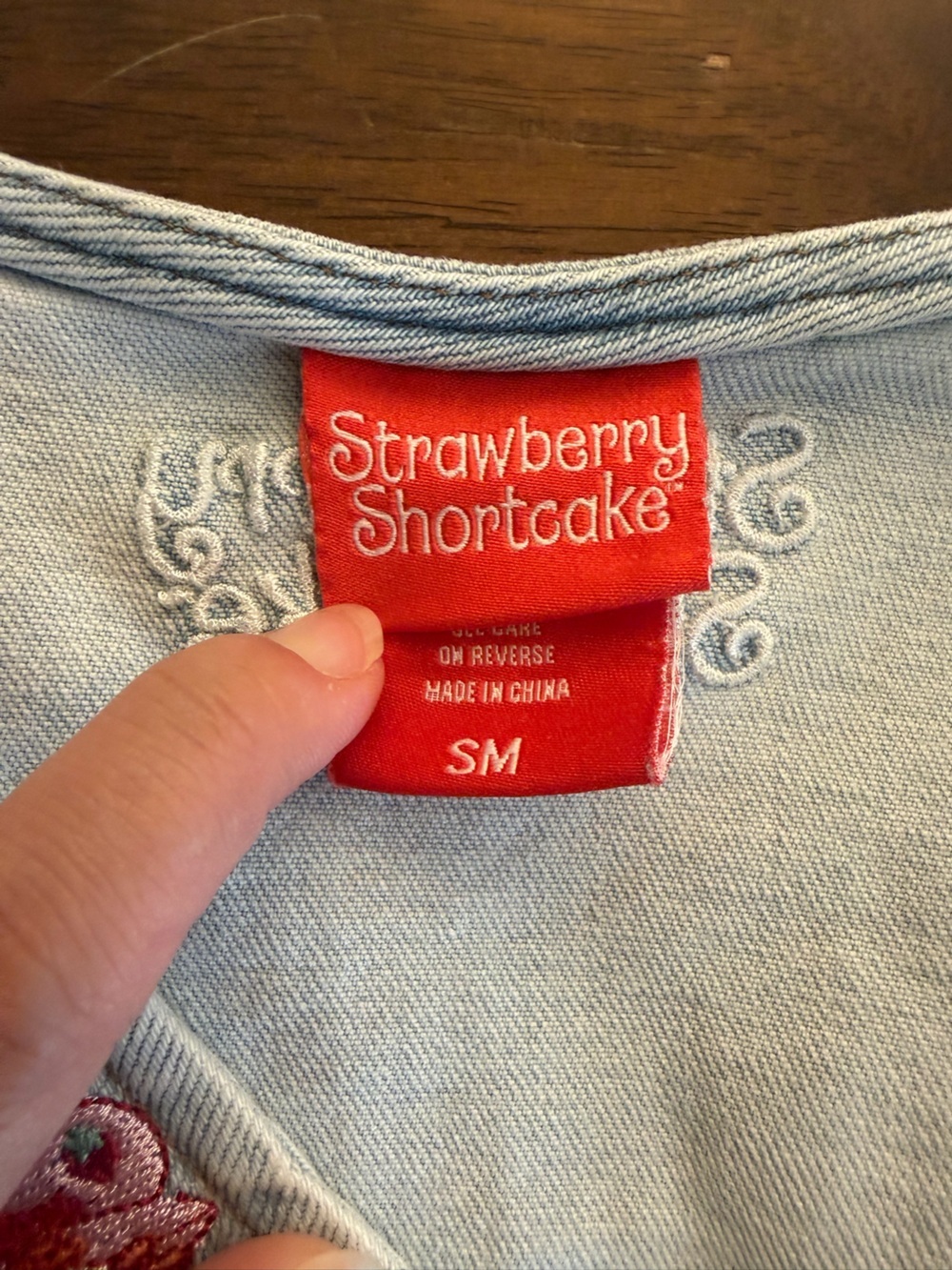 Strawberry Shortcake Embroidered Denim Vest BoxLunch Exclusive S/M Light Wash - Picture 7 of 9